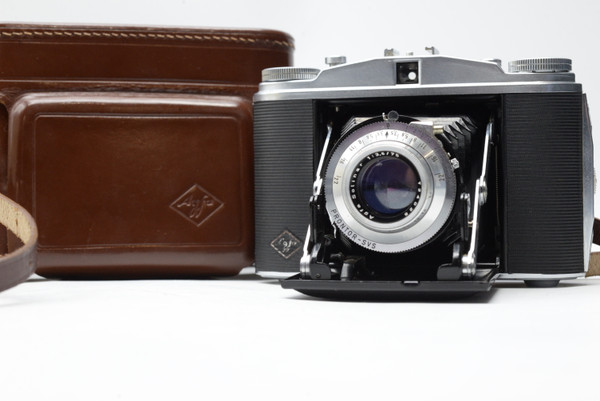 Pre-Owned - Agfa Isolette II w/ Apotar 75mm f/3.5. 6x6 medium format film camera