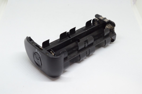Pre-Owned - Nikon MS-30 for Nikon D-5 AA battery holder.