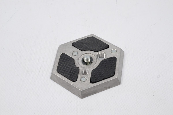 Pre-Owned Manfrotto Hexagonal Quick Release Plate W/1/4"-20 Screw