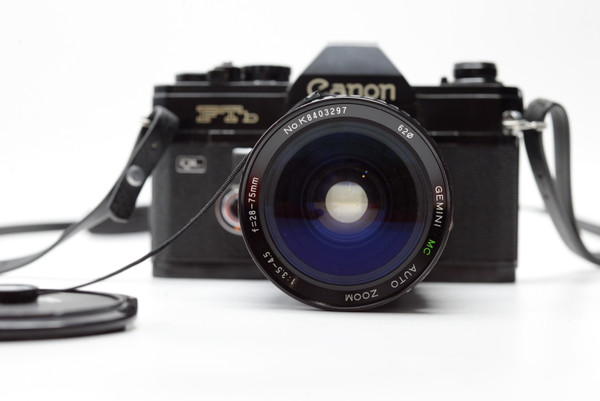 Pre-Owned - Pre-Owned - Canon FTb QL w/ Gemini 28-70mm f/3.5-4.5