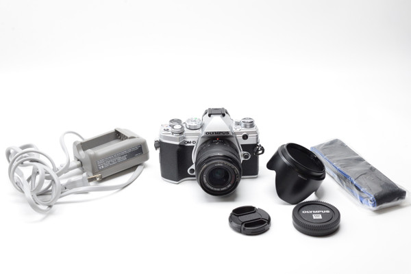 Pre-Owned - Olympus OM-D E-M5 Mark III Mirrorless Digital Camera w/ Lumix 14-24mm f/3.5-5.6 Lens