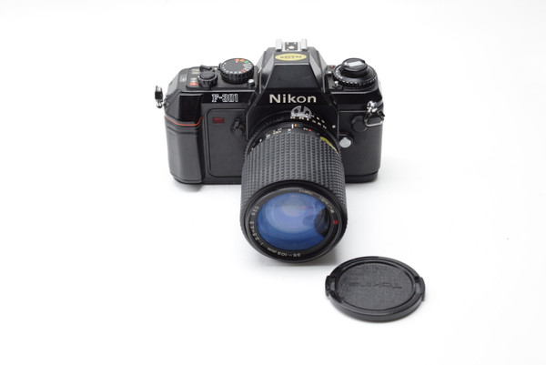 Pre-Owned - Nikon F-301 with Tokina 35-105mm