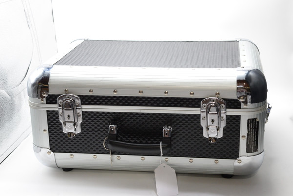 Pre-Owned Amabilia professional hard cases ext(19x14x8 inches) with divider (18x13x5 inches interior)