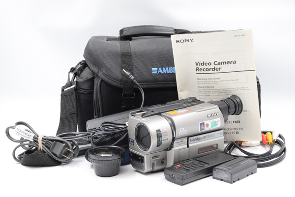 Pre-Owned - Sony Handycam CCD-TRV615 w/ case