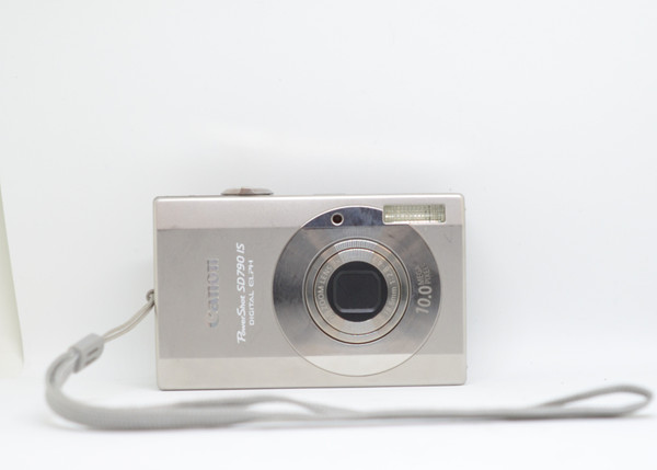 Pre-Owned - Canon SD790
