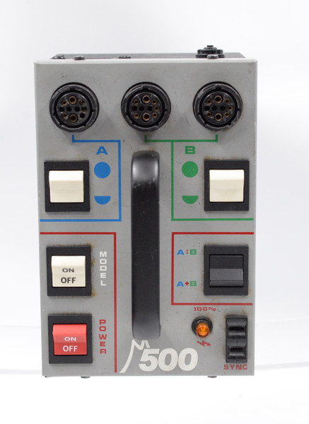 Pre-Owned - Pre-Owned - Dynalite M1000XR w/ power cable, Dynalite M-500 w/ power cable, (1) 4080 (1) 2040 Lights and (2) Extension Cables and a variety of accessories in two separate cases.