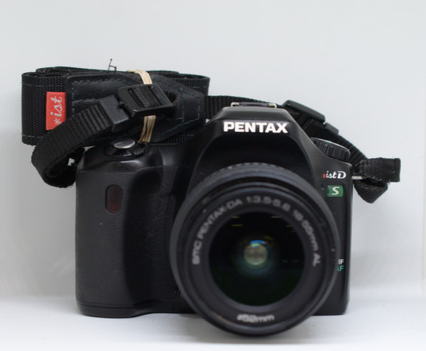 Pre-owned *Ist DS Body w/ 18-55mm Pentax AL lens