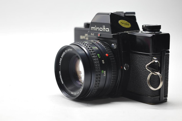 Pre-Owned Minolta SRT 201 (silver) with 50mm f/2 Lens (Black)