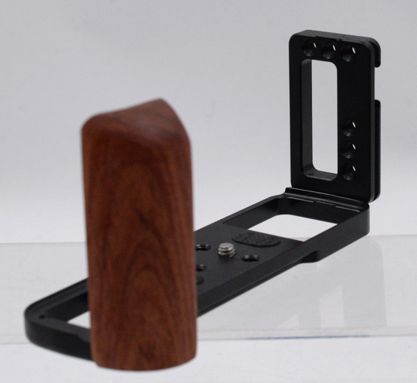 Pre-Owned - Arealer Aluminium Alloy Horizontal Vertical Quick Release L Plate Bracket for FUJI GFX 50R Quick Release Plate for FUJI GFX 50R
