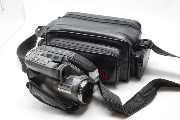 Pre-Owned - Panasonic PV-L550D VHS-C Camcorder