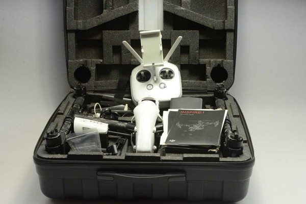 Pre-Owned - DJI Inspire 1 Quadcopter with 4K Camera and 3-Axis Gimbal - Bundle with Remote Controls