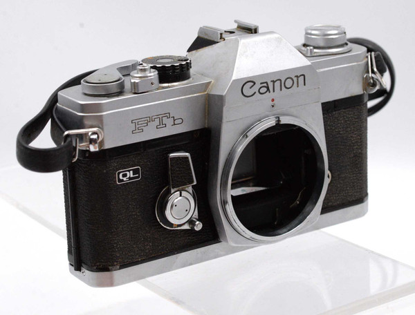 Pre-Owned - Canon FTb QL Body Only (Missing Battery Cap)