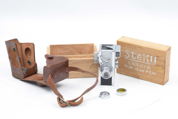 Pre-Owned - Steky Model II Miniture 16mm Camera w/ Leather Case, film spool and box (1950)