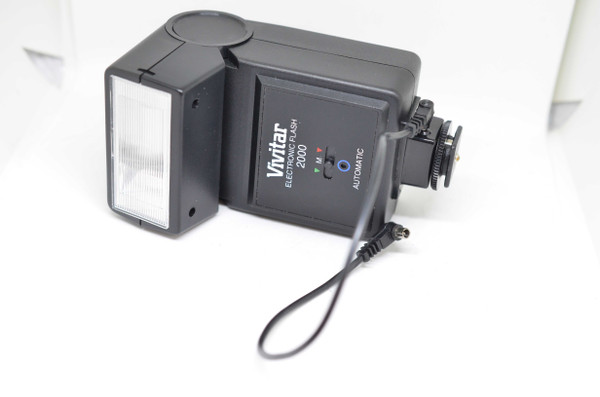 Pre-Owned - Vivitar Auto 2000 with Cord Electronic Flash
