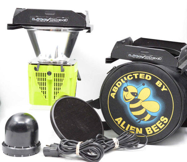 Pre-Owned - Paul C Buff 1600 LIMITED EDITION GREEN,320 WS Alien Bees Strobe w/ Reflector, REMOTE