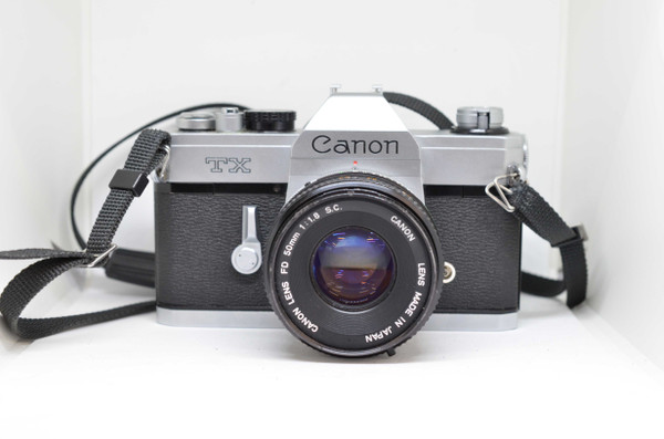 Pre-Owned - Canon TX Film Camera w/ 50mm 1.8 (Light meter not working)