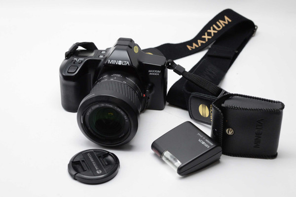 Pre-Owned - Minolta Maxxum 3000i body w 18-70mm f/3.5-5.6 AF lens