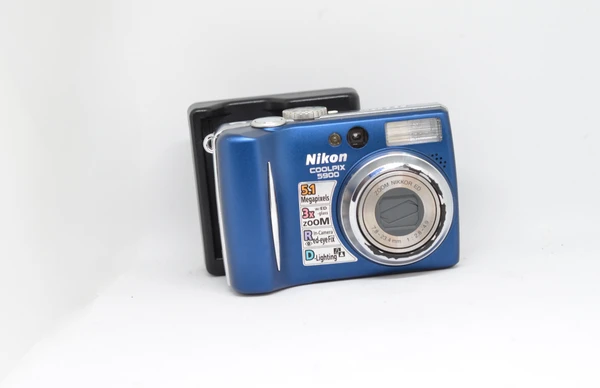 Pre-Owned - Nikon Coolpix E5900