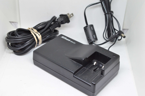 Pre-Owned - EH-21 Charger for EN-EL1