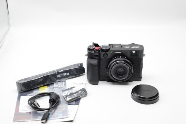 Pre-Owned Fujifilm X100VI Digital Camera (Black)