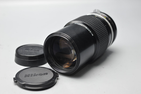 Pre-Owned - Nikon 200MM F/4 NON-AI BLACK Manual Focus