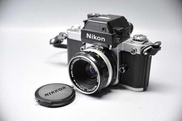 Pre-Owned - Nikon F2 Silver w/ DP-3 Photomic finder w/Nikkor-H 