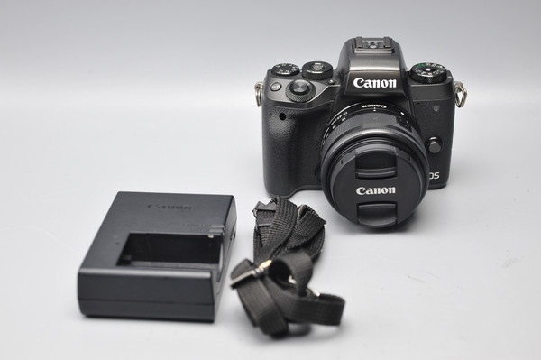 Canon EOS M5 & EF-M 15-45mm IS STM　#9435 Pre-Owned - Canon EOS M5 w/ EF-M 15-45mm at Ace Photo