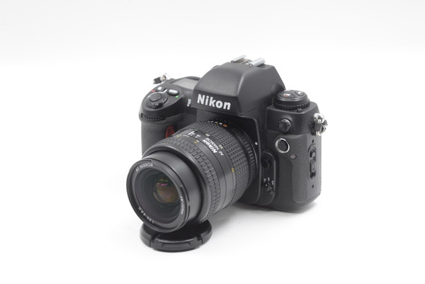 Pre-Owned - Nikon F100 w/Nikon Nikkor AF 28-70mm F/3.5-4.5D