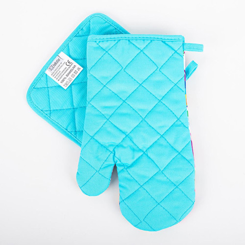 A close-up view of the Folkstar Polish Kitchen Mitts and pads, showcasing a beautiful Lowicz print with basic floral elements on a sleek white background. These kitchen accessories are both stylish and practical.
