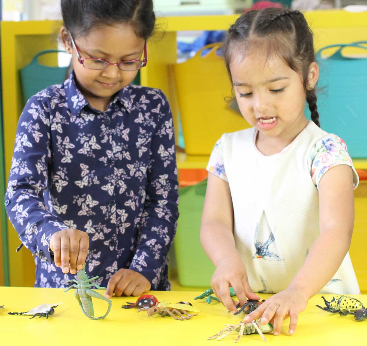 Small World Minibeast Insect Toys 12pcs Talking Turtle