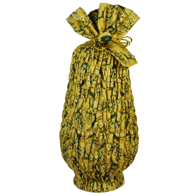 Gift wrap in reusable fabric Large Stretch fabric wrap in Old Gold