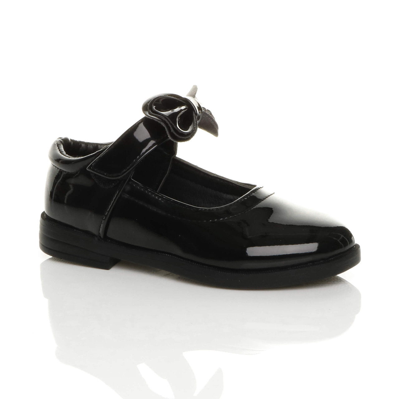 black flat smart shoes