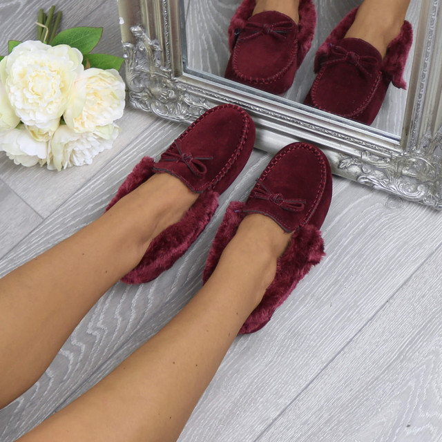 Model wearing Burgundy Suede Fur Collar Lined Luxury Flexible Moccasins Slippers