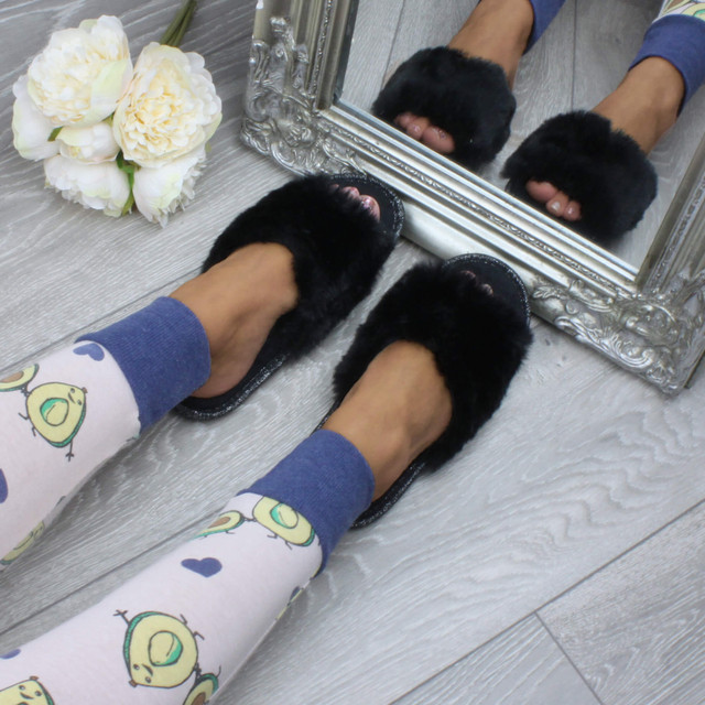 Model wearing Black Fur Fluffy Washable Peep Toe Slippers Slides 