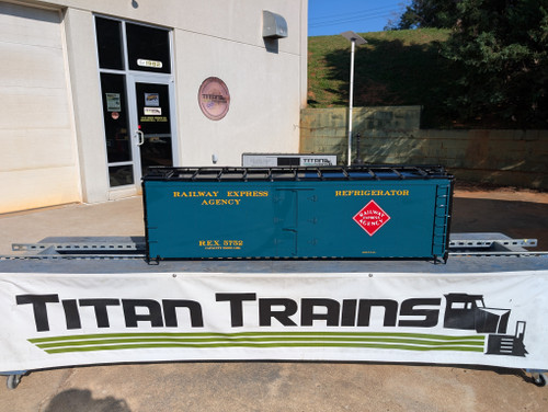 40' STEEL REEFER ASSEMBLED, REA EXPRESS PAINT SCHEME (BODY ONLY)