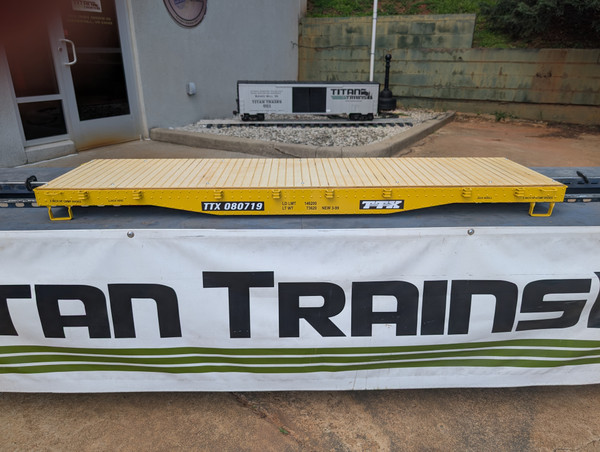 5' FLAT CAR BODY, ASSEMBLED, YELLOW, TTX