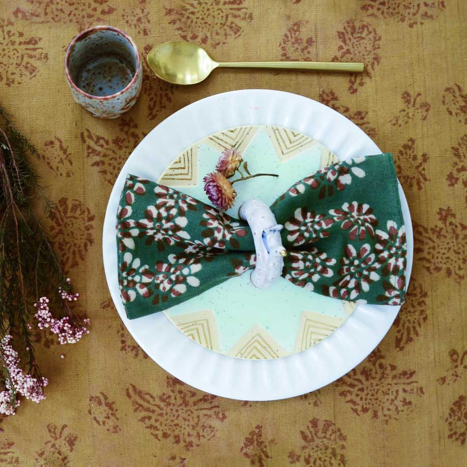 christmas table decor