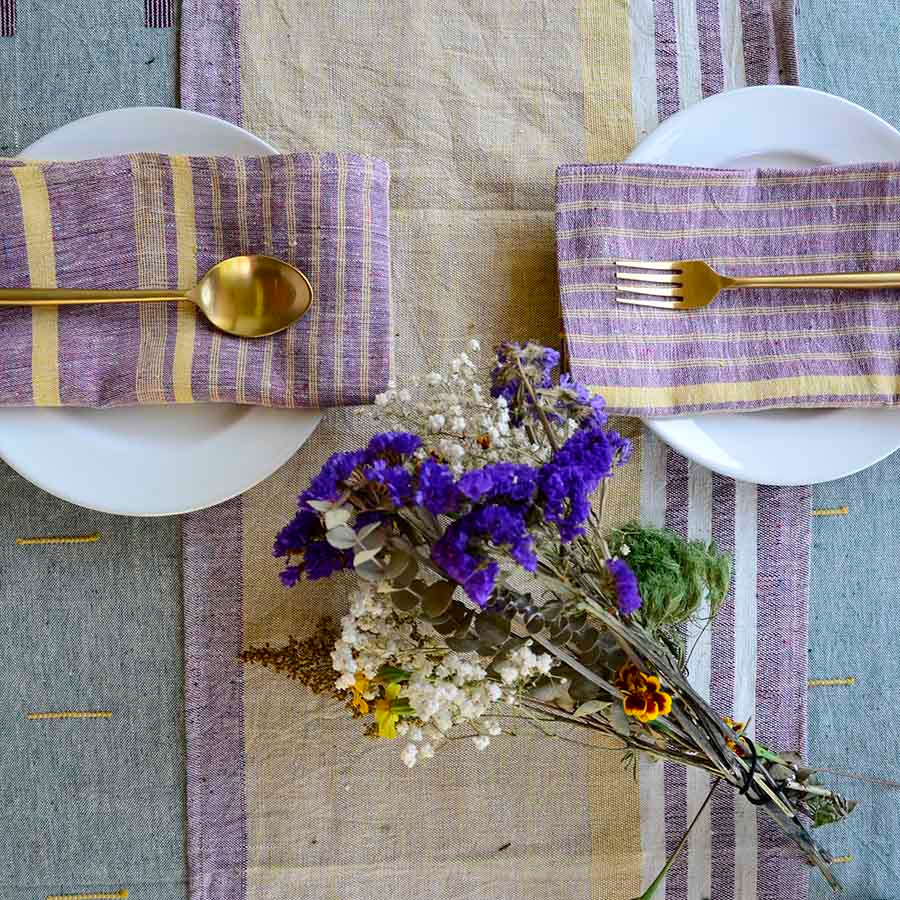 lavender wedding table setting