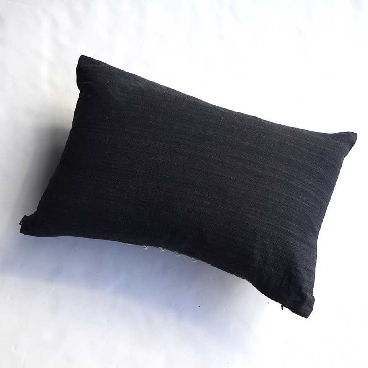 https://cdn11.bigcommerce.com/s-fb3s8/images/stencil/1280x1280/products/1099/14372/black_woven_pillow__86136_9709__11812.1695516999.jpg?c=2