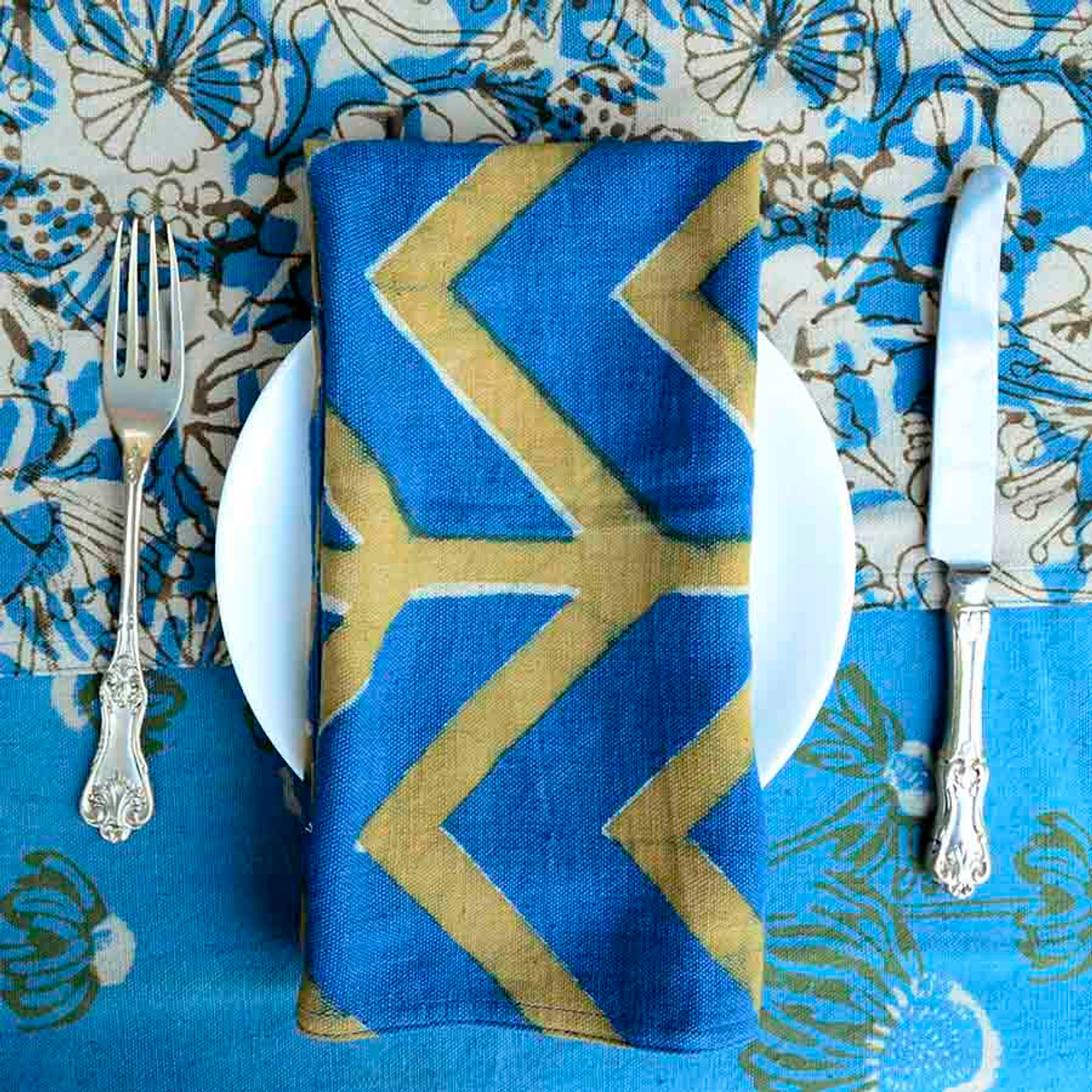 https://cdn11.bigcommerce.com/s-fb3s8/images/stencil/1280x1280/products/600/11974/blue-gold-bohemian-decor__74082_4163__44208.1695506345.jpg?c=2