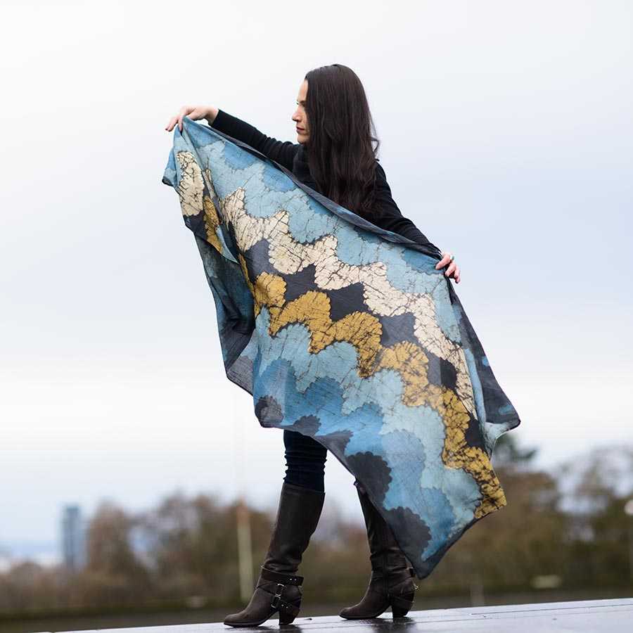 小物 Hand Printed Silk Scarf - blue Crashing Waves scarf. Linen-weave pashmina.