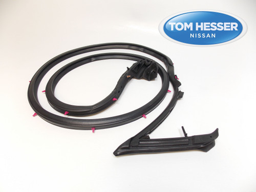 80830-04U10 WEATHERSTRIP FRONT DOOR RH NISSAN SKYLINE R32 GT-R