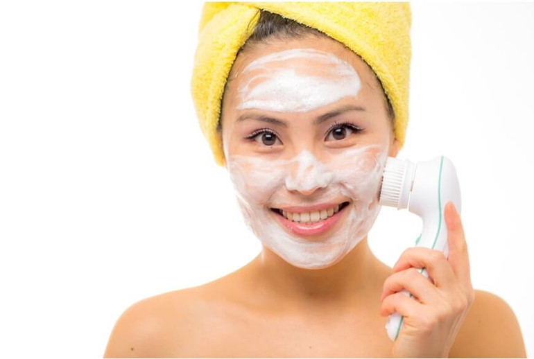 Máy rửa mặt: Sạch sẽ và mịn màng chỉ trong một nút bấm