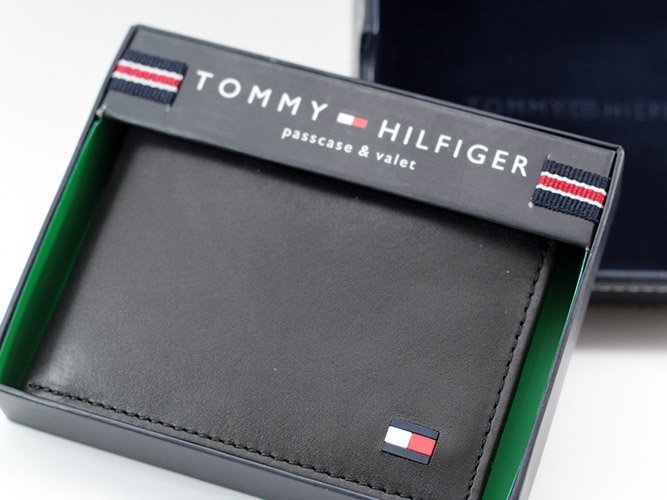 Ví namTommy Hilfiger Men's Leather Dore Passcase Billfold Wallet, Black