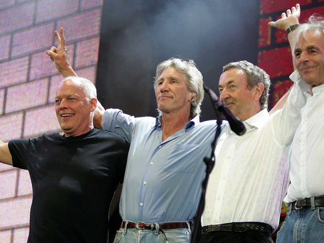 ARE PINK FLOYD GOING TO REUNITE? ARE PINK FLOYD GOING TO REUNITE?