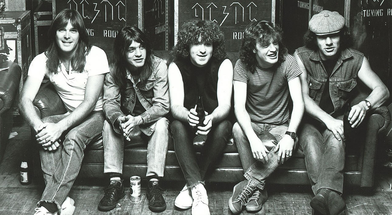 AC/DC: Bridging the Gap between Rock and Heavy Metal - Rocker Rags