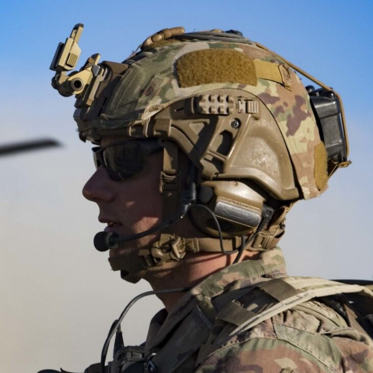 T047 IHPS HELMET RAILS