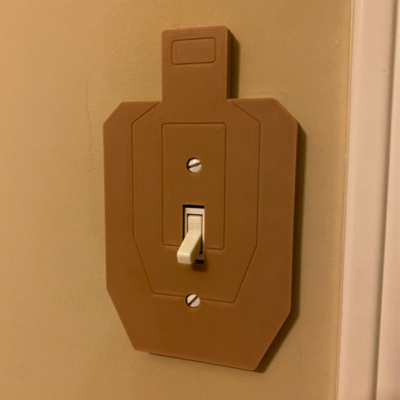 T004 IPSC LIGHT SWITCH COVER - SINGLE