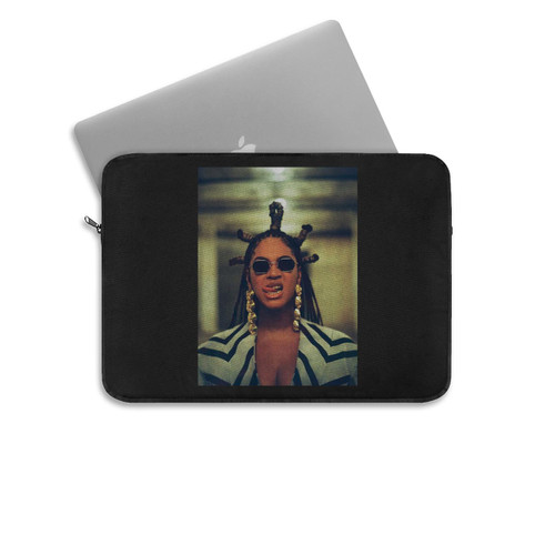 Vintage Renaissance Beyonce Laptop Sleeve