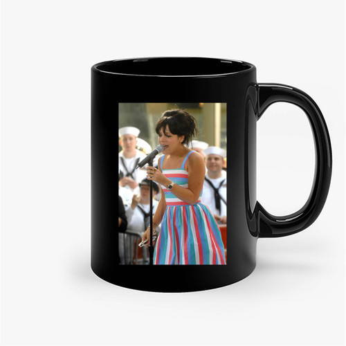 Lily Allen On Stage For The Nbc Today Show Concert With Blondie And Lily Allen Ceramic Mug